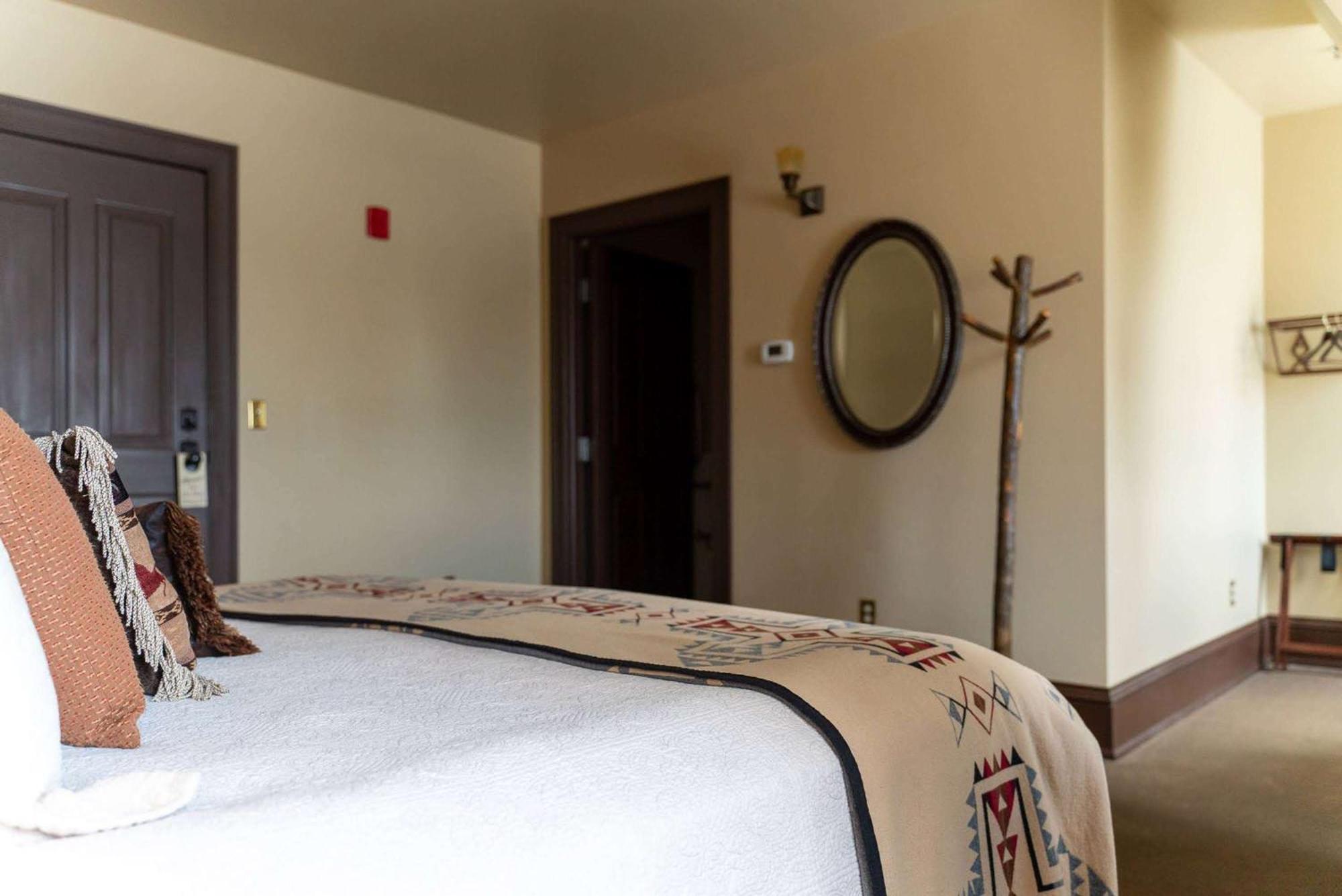 Sheridan Inn - Best Western Signature Collection Exterior photo